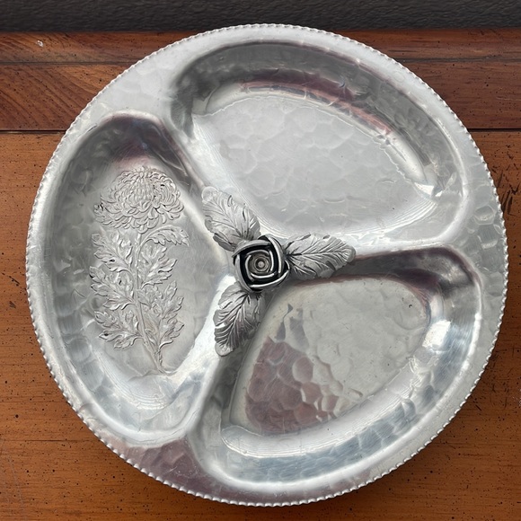 Vintage Aluminum Server - Picture 5 of 7